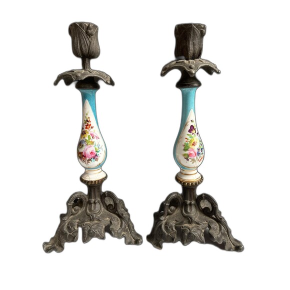 Pair of antique French cast iron candle ormolu porcelain holders, tulips, blue - Picture 7 of 7